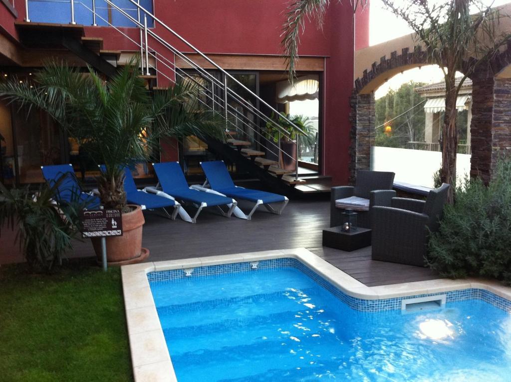 Hotel La Placa Garriguella Bagian luar foto
